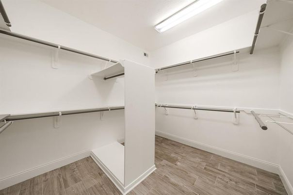 Interior, Walk-in Closets, Wood Texture Flooring