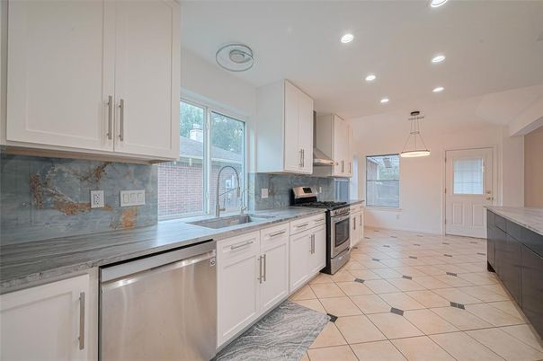 Interior, Kitchen, Pendant Lights, Recessed Lighting, Stainless Steel Appliances