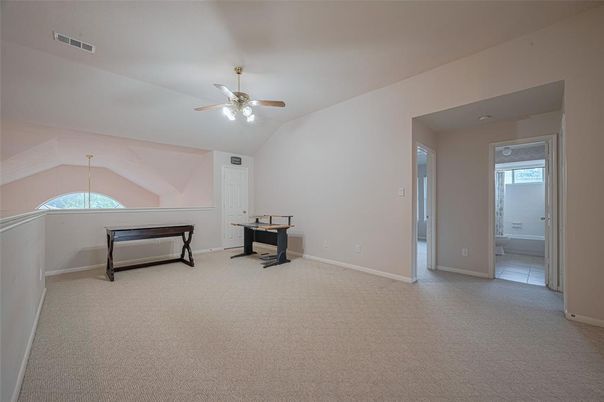 Empty room, Interior