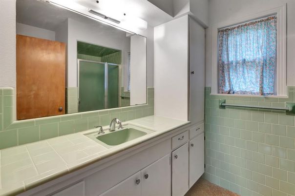 Bathroom, Interior, Tile Countertops
