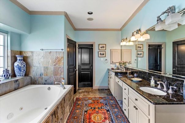 Bathroom, Dual Sink Vanities, Interior, Recessed Lighting