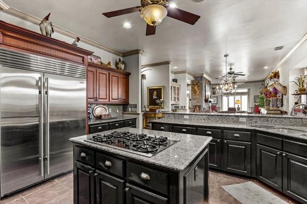 Chandelier, Interior, Kitchen, Recessed Lighting, Stainless Steel Appliances