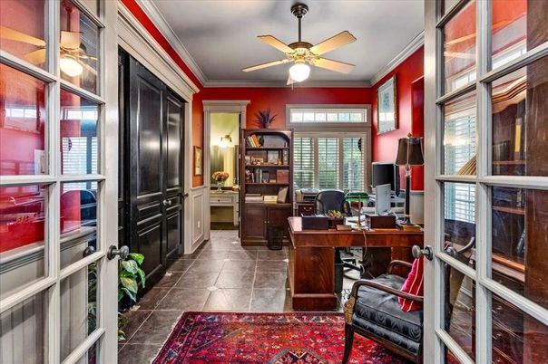 Home Office, Interior