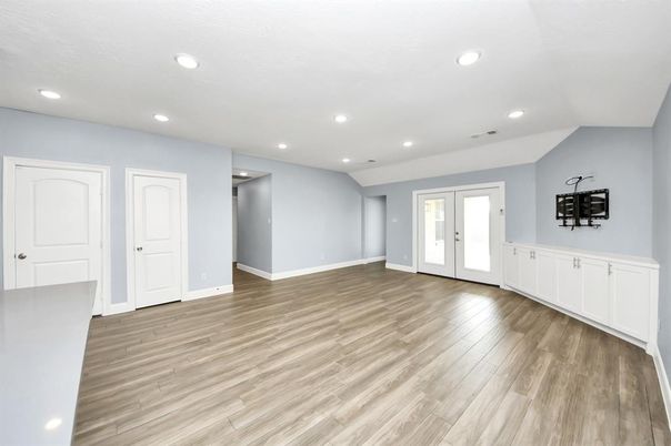 Empty room, Interior, Recessed Lighting, Wood Texture Flooring