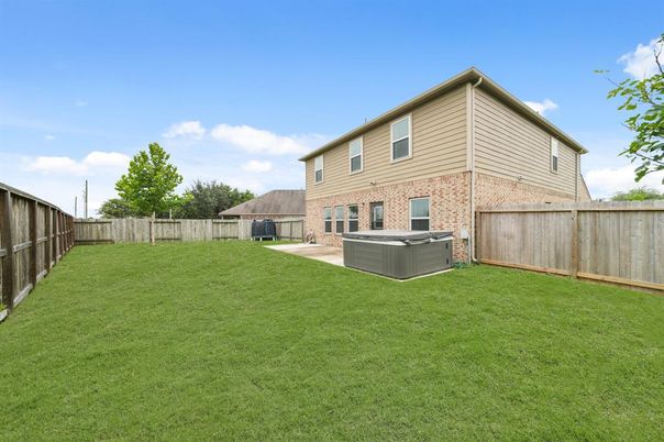 Backyard, Exterior, Hot Tub