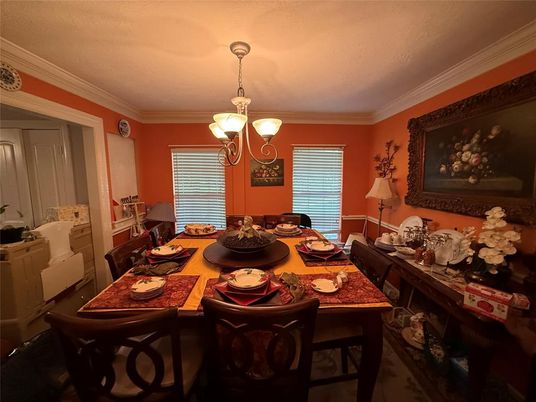 Chandelier, Dining room, Interior, Pendant Lights