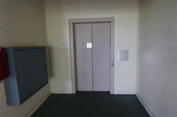 Elevator, Interior