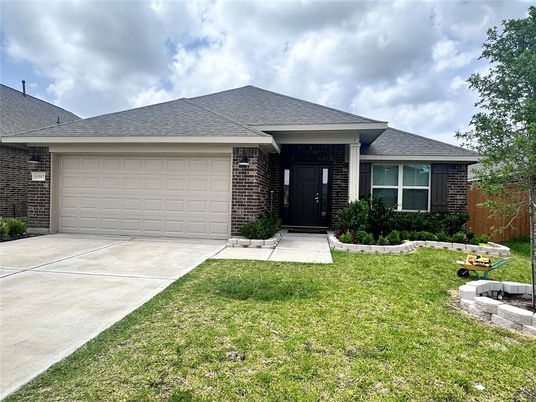 Attached, Exterior, Facade, Brick Facade, Ranch