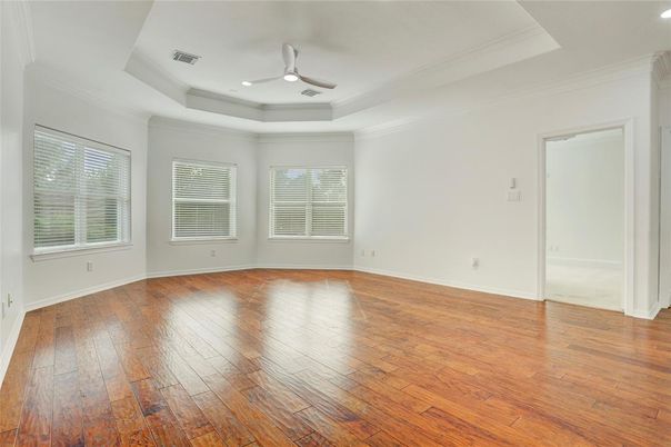 Empty room, Interior, Recessed Lighting, Wood Texture Flooring