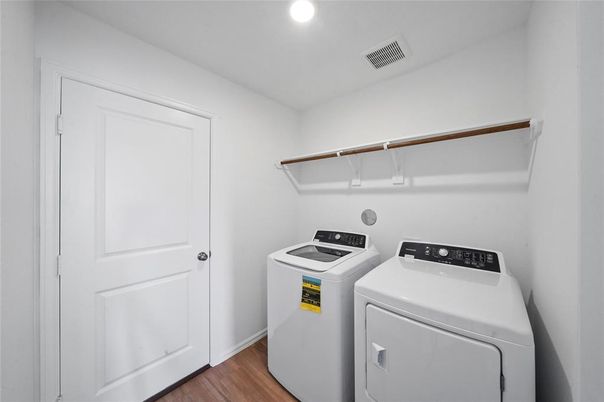 Interior, Recessed Lighting, Washer, Wood Texture Flooring