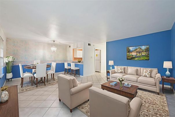 Chandelier, Dining room, Interior, Living room