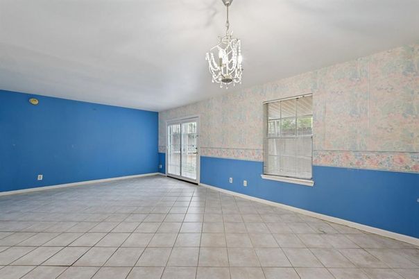 Chandelier, Empty room, Interior, Pendant Lights