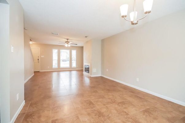 Empty room, Interior