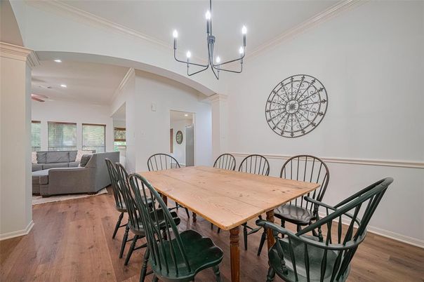Chandelier, Dining room, Interior, Living room, Recessed Lighting, Wood Texture Flooring