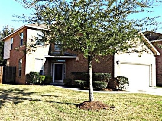 Attached, Backyard, Exterior, Facade, Brick Facade, None