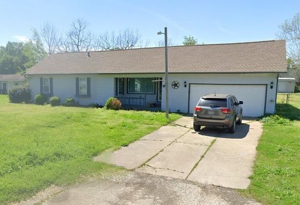 Attached, Exterior, Facade, Ranch