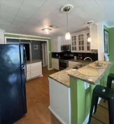 Interior, Kitchen, Pendant Lights, Wood Texture Flooring