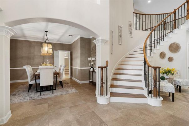 Dining room, Interior, Pendant Lights, Recessed Lighting
