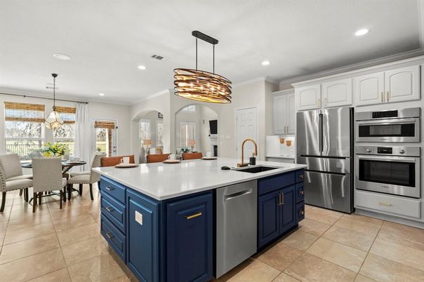 Dining room, Interior, Kitchen, Pendant Lights, Recessed Lighting, Stainless Steel Appliances