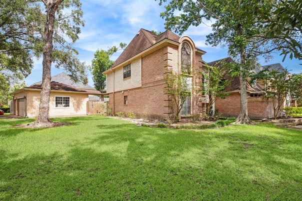 Backyard, Detached Garage, Exterior