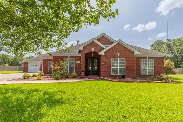 Exterior, Facade, Brick Facade, Brick Traditional