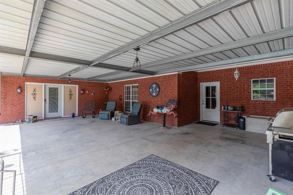 Garage, Interior, Stone Walls