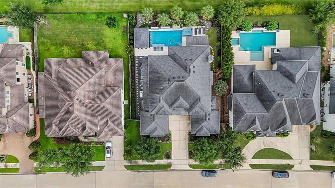 Exterior, Drone
