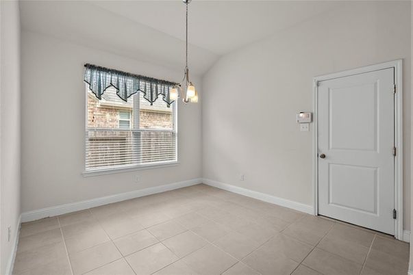 Empty room, Interior, Pendant Lights
