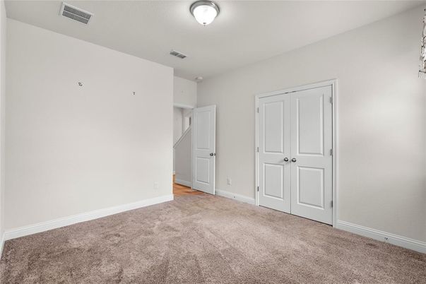 Empty room, Interior