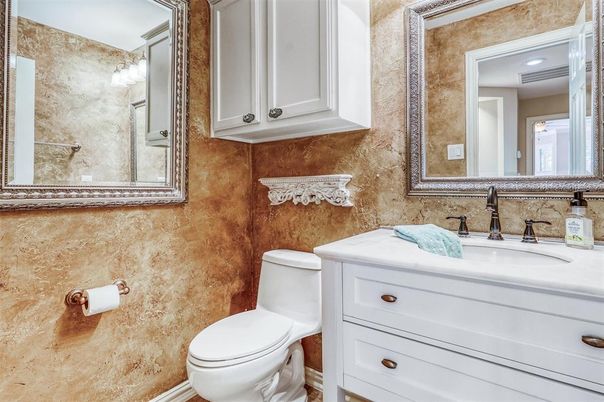 Bathroom, Interior, Recessed Lighting
