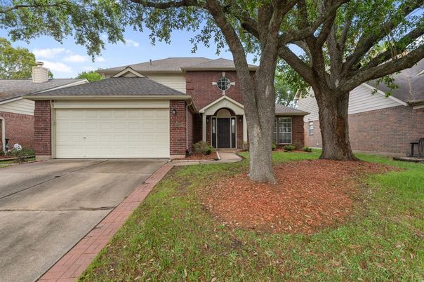 Attached, Exterior, Facade, Brick Facade, Ranch