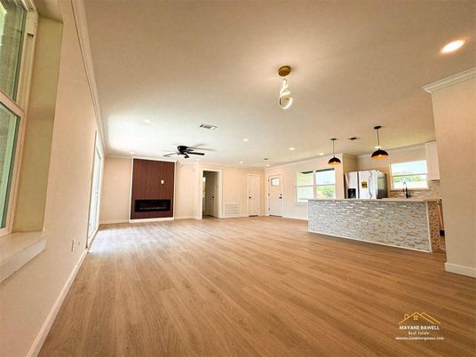 Empty room, Interior, Pendant Lights, Recessed Lighting, Wood Texture Flooring