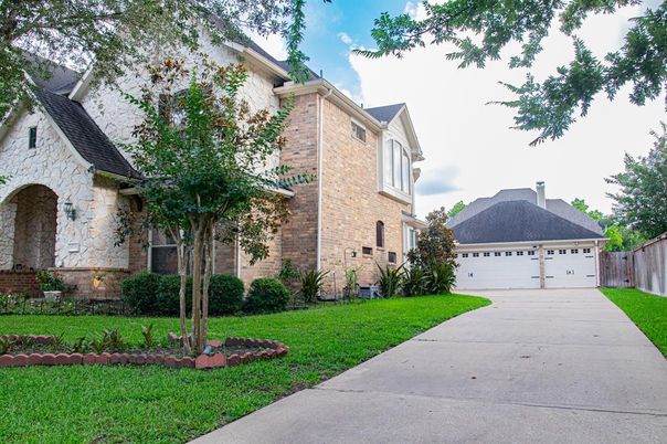 Detached Garage, Exterior, Facade, Brick Facade, French Provincial