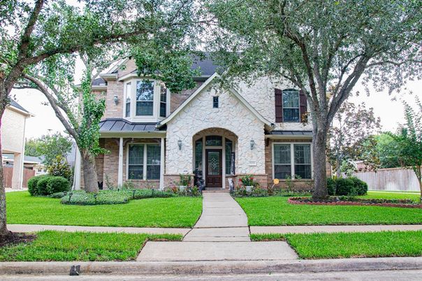 Exterior, Facade, Brick Facade, French Provincial
