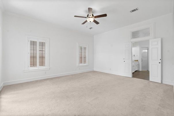 Empty room, Interior