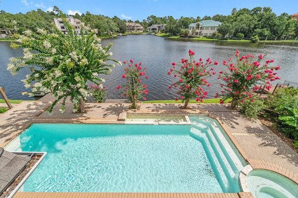 Exterior, Pool, Water