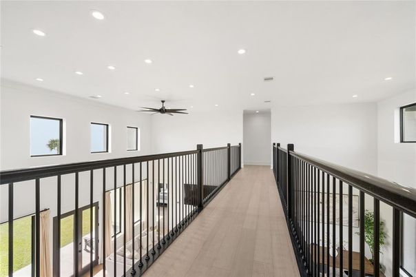 Interior, Recessed Lighting, Wood Texture Flooring