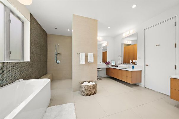 Bathroom, Dual Sink Vanities, Interior, Recessed Lighting