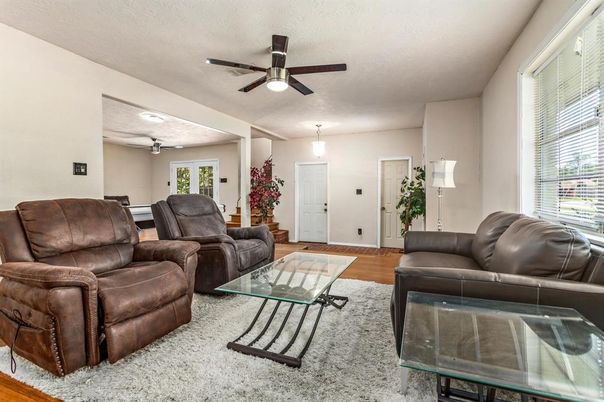Interior, Living room, Pendant Lights, Wood Texture Flooring