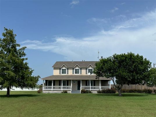 Backyard, Exterior, Facade, American Foursquare