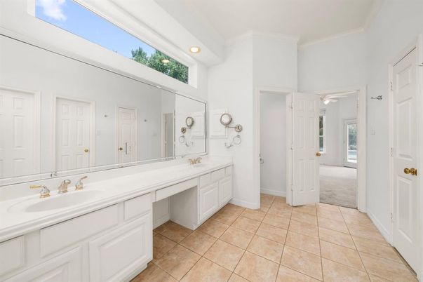 Bathroom, Dual Sink Vanities, Interior, Recessed Lighting