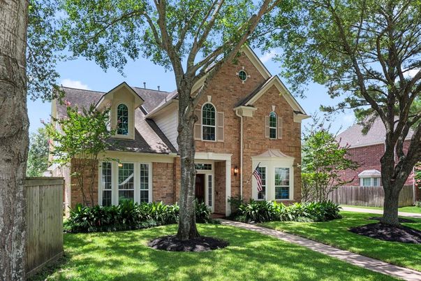 Exterior, Facade, Brick Facade, Brick Traditional