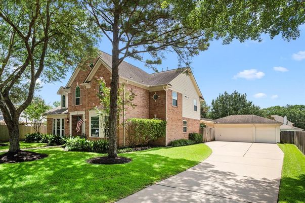 Backyard, Detached Garage, Exterior, Facade, Brick Facade, Brick Traditional