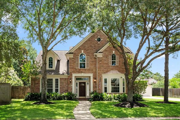 Exterior, Facade, Brick Facade, Brick Traditional