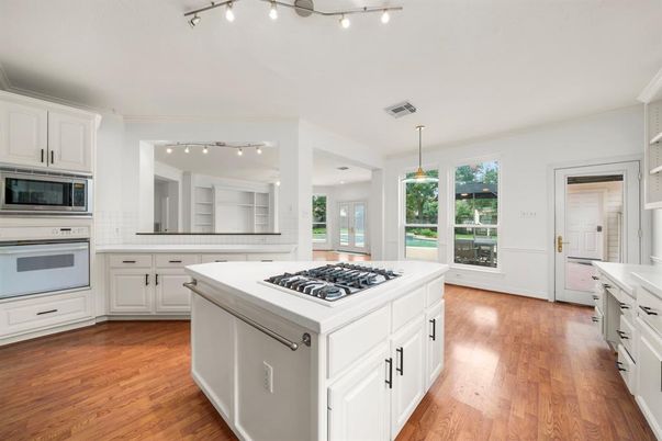 Interior, Kitchen, Pendant Lights, Wood Texture Flooring