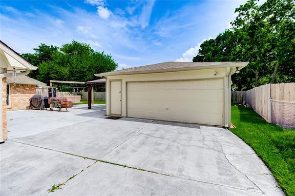 Backyard, Detached Garage, Exterior