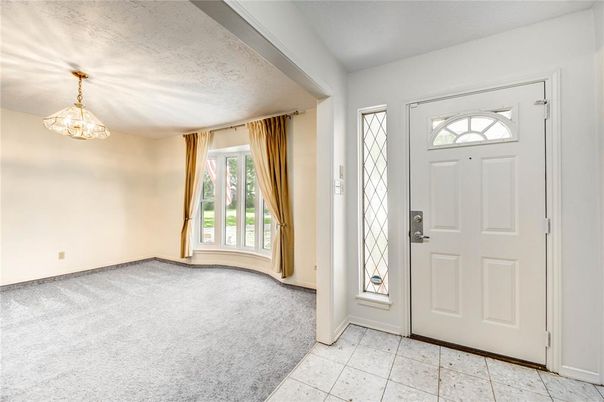 Empty room, Interior, Pendant Lights