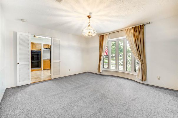 Empty room, Interior, Pendant Lights