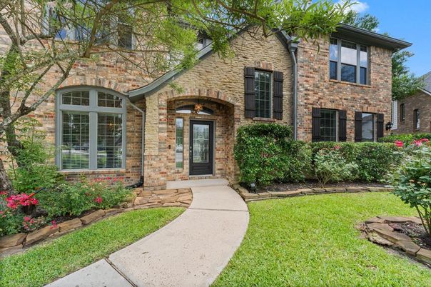 Exterior, Facade, Brick Facade, Brick Traditional