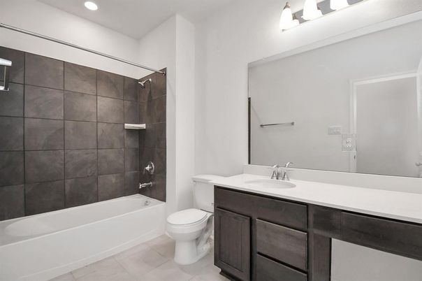 Bathroom, Interior, Recessed Lighting